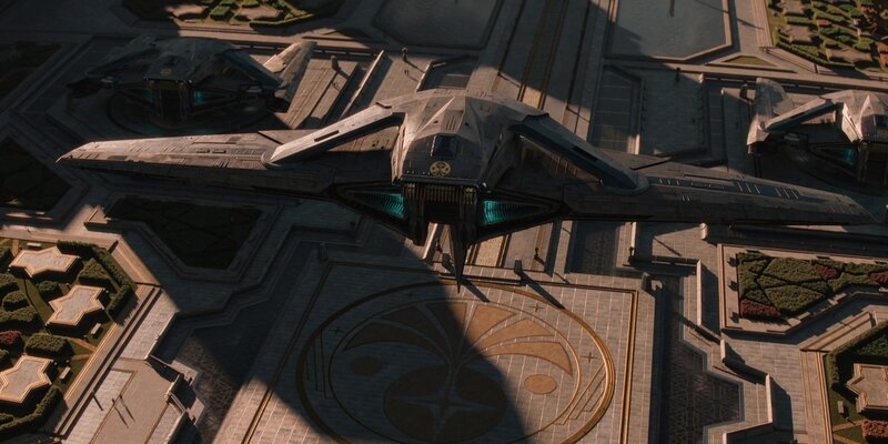 Futuristic Spacecraft — Gray, Dramatic, Afternoon, 3d Render