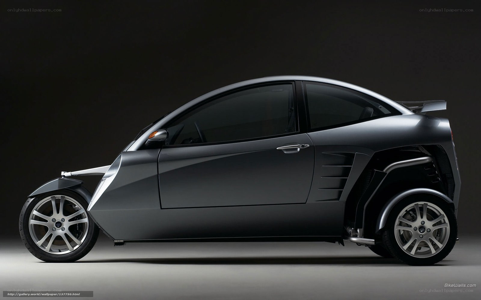futuristic three-wheeled car