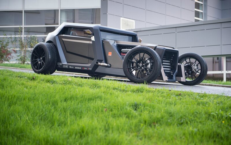 Futuristic Three-wheeled Vehicle — Green