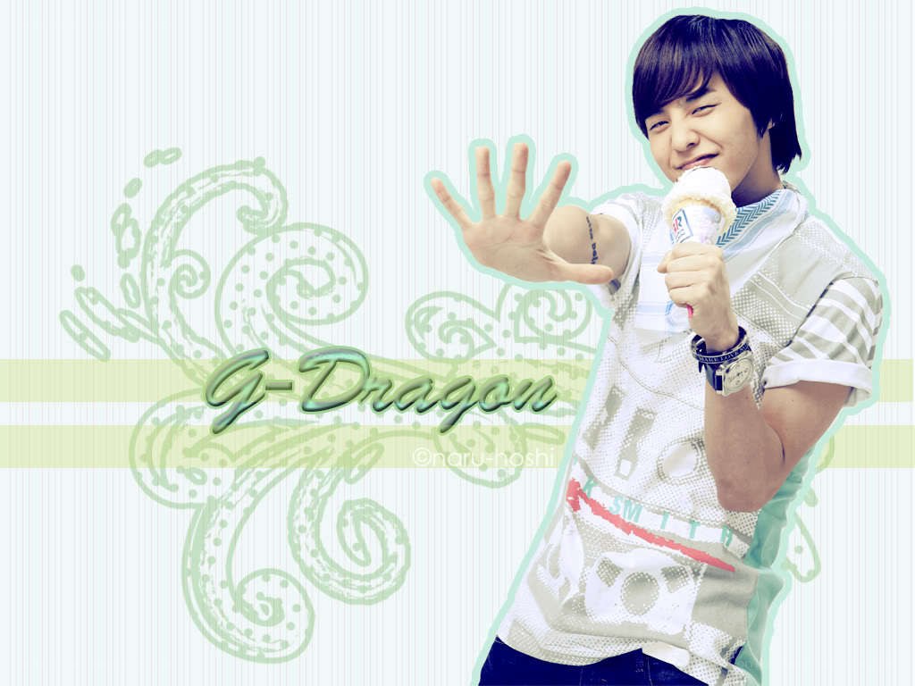 G-Dragon holding ice cream