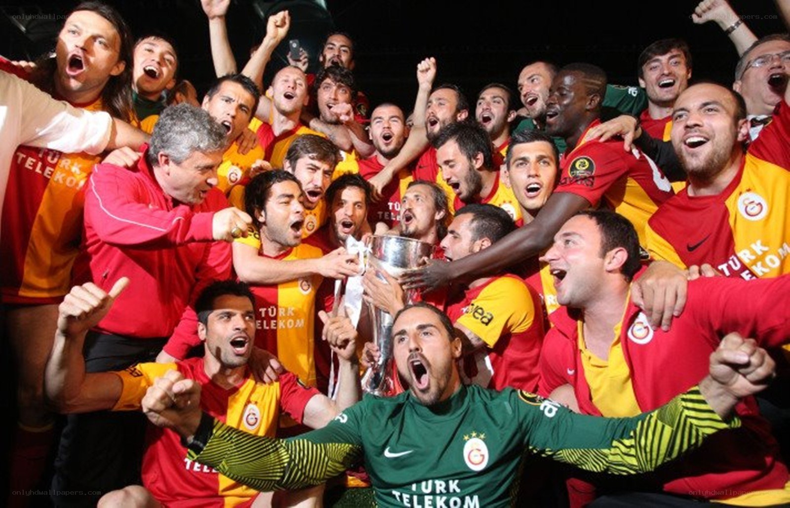 Galatasaray celebrates trophy win