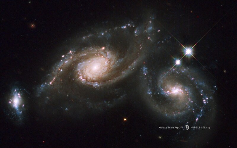 Galaxy Triple Arp 274 — Black