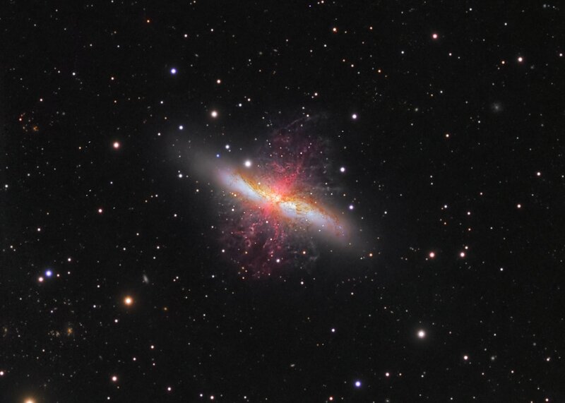 Galaxy with starburst center