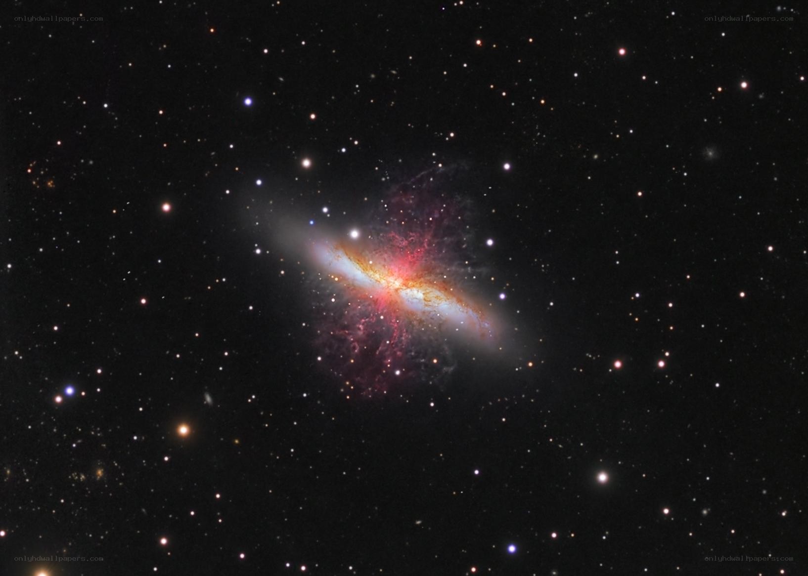 Galaxy with starburst center