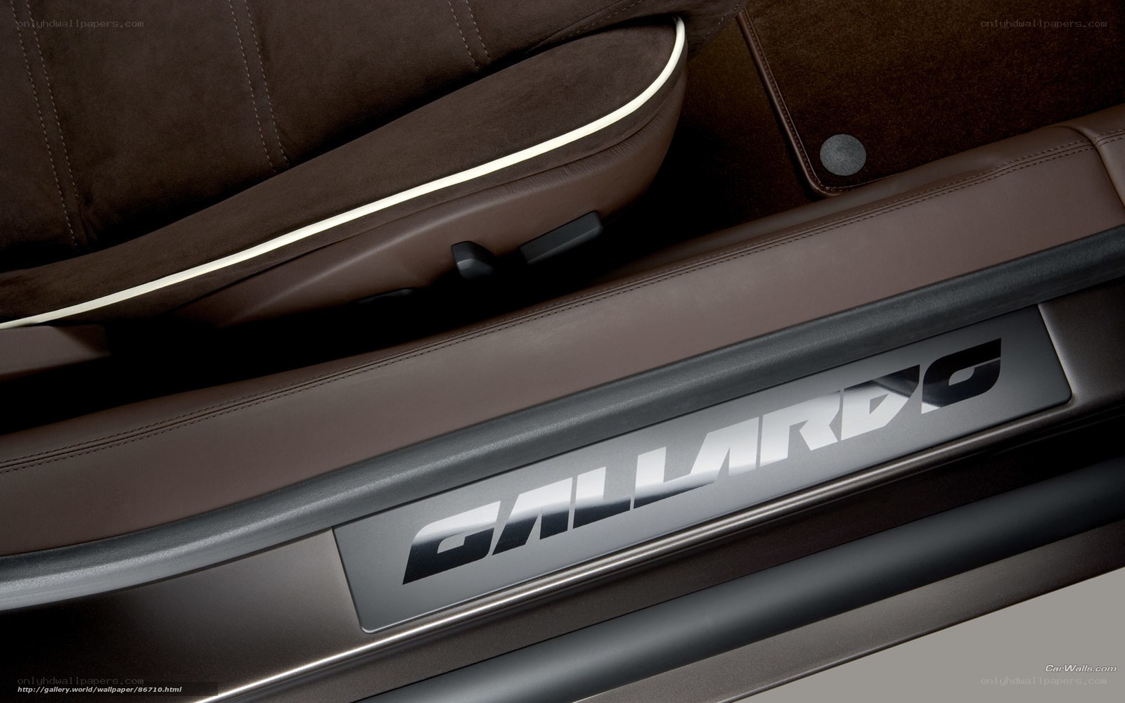 Gallardo door sill detail
