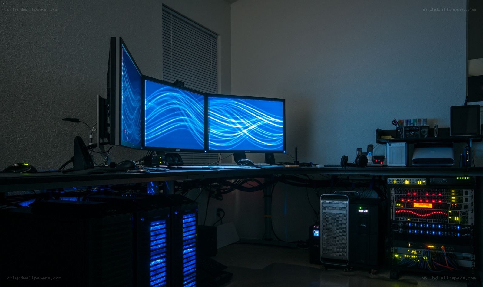 gaming setup with multiple monitors