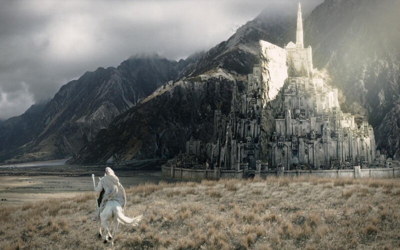 Gandalf rides to Minas Tirith