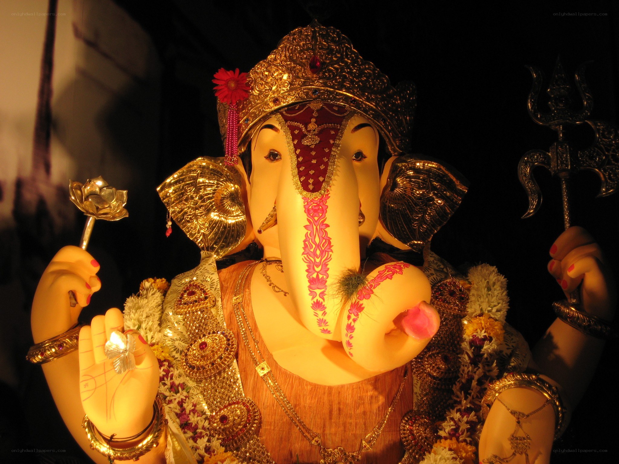 Ganesh idol with offerings