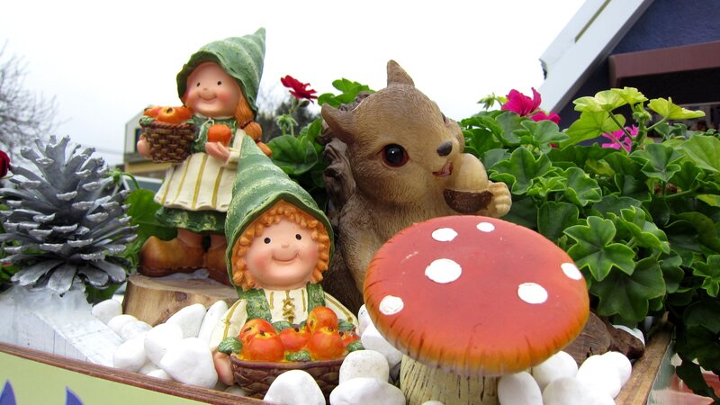 Garden Figurines in Planter
