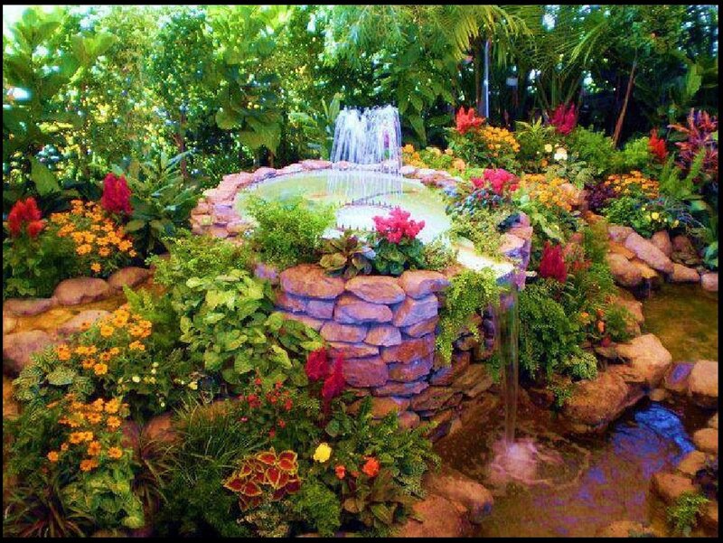 Garden Fountain with Flowers — Green