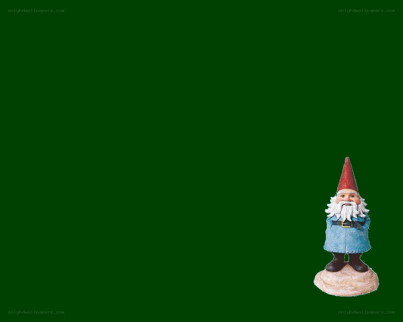 garden gnome figurine