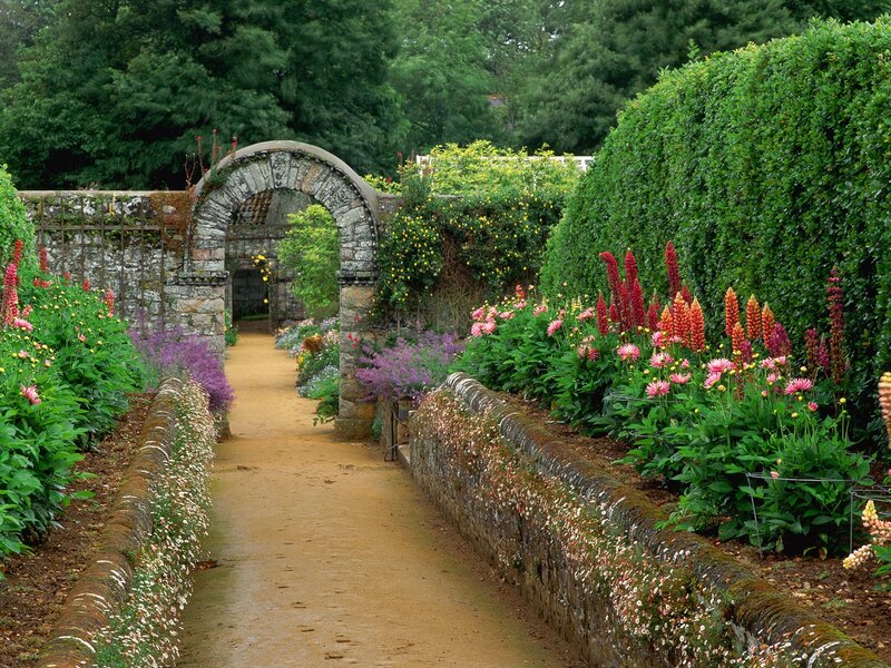 Garden Path with Arch — Green, Serene