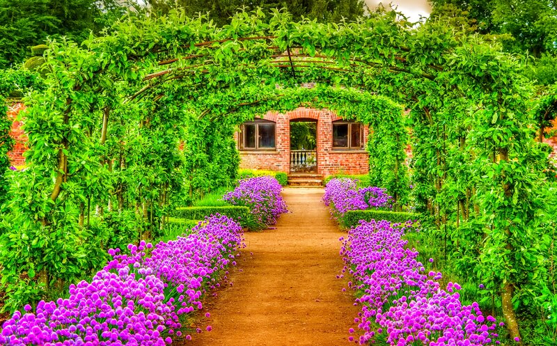 Garden Path with Arch — Green