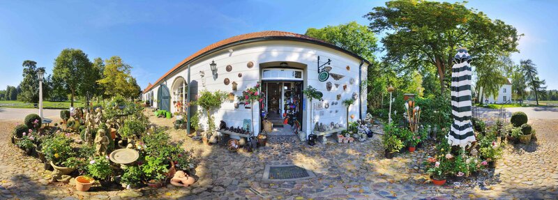 garden shop with outdoor display