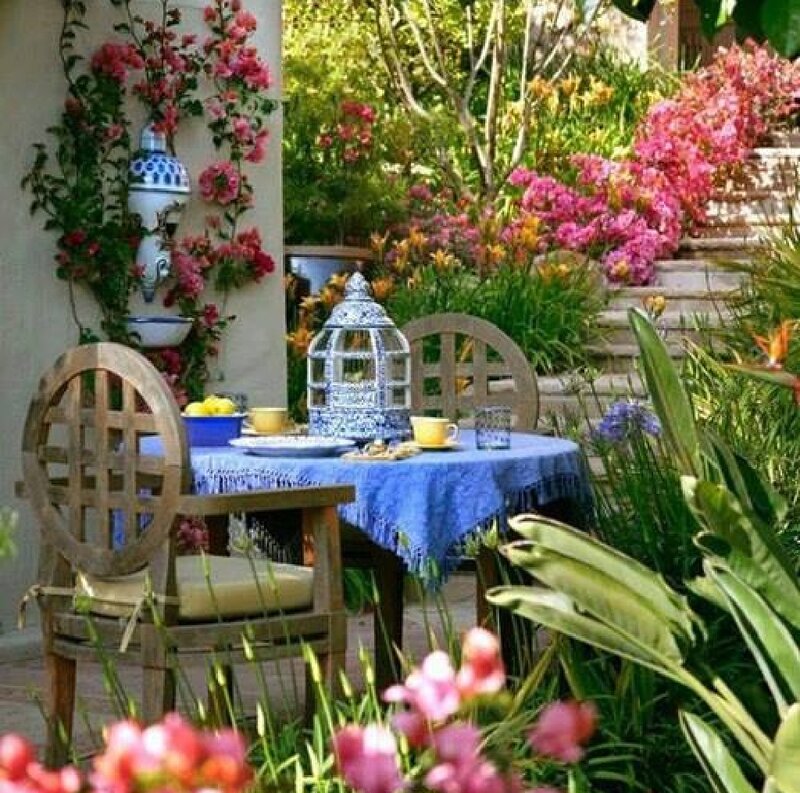 Garden Table Setting — Blue, Serene