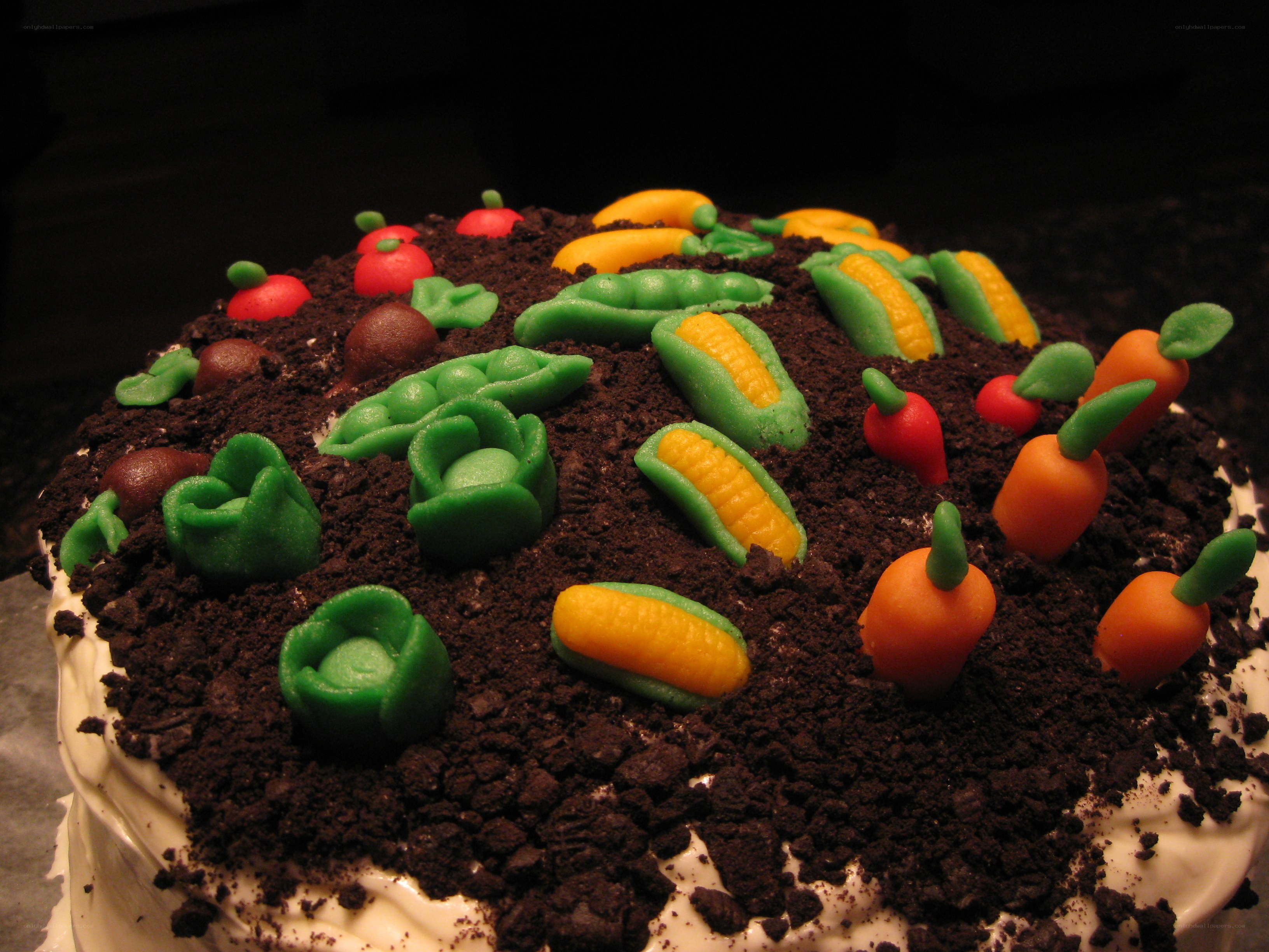 garden-themed cake