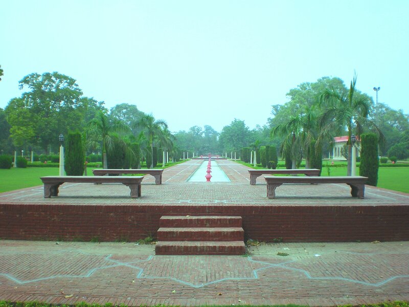 Garden with central water feature