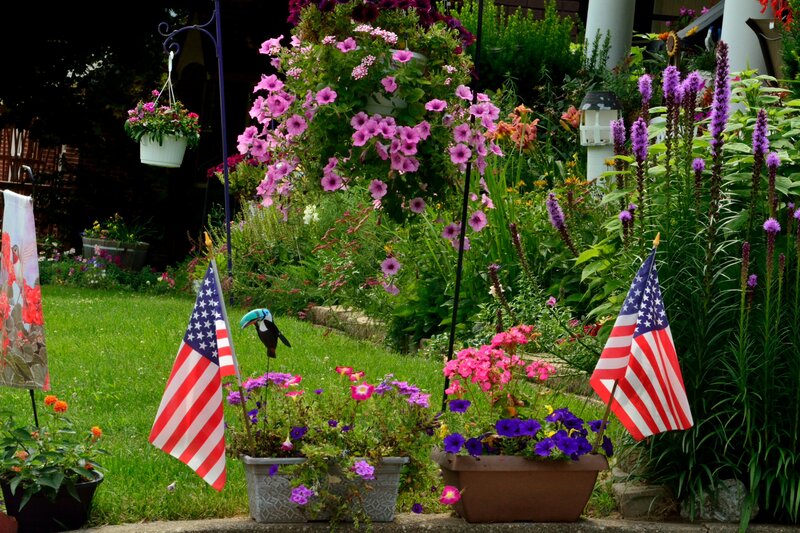 Garden with Flags — Green