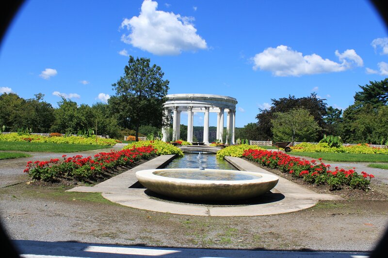 Garden with Fountain — Blue, Serene