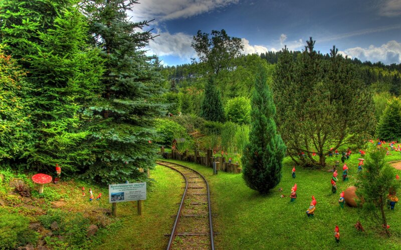 Garden with Gnome Figures — Green