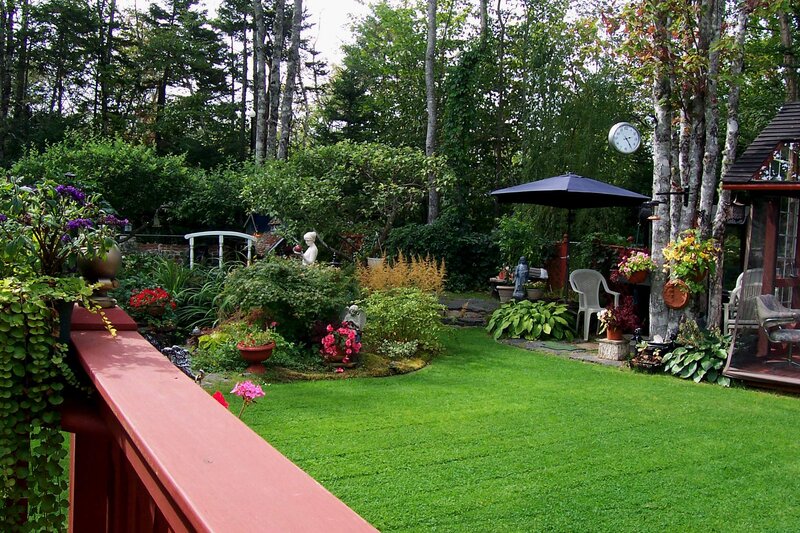 Garden with Lawn and Patio