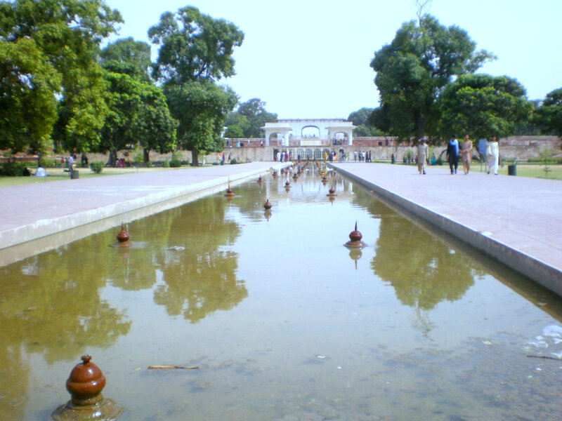 Garden with long water channel