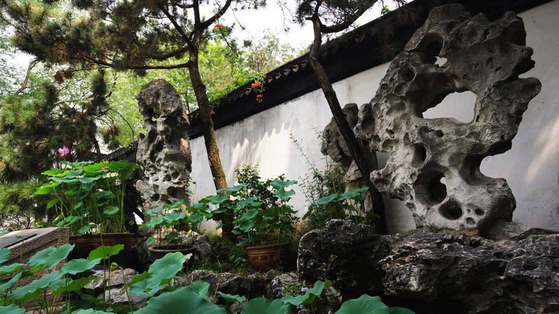 Garden with ornamental rocks