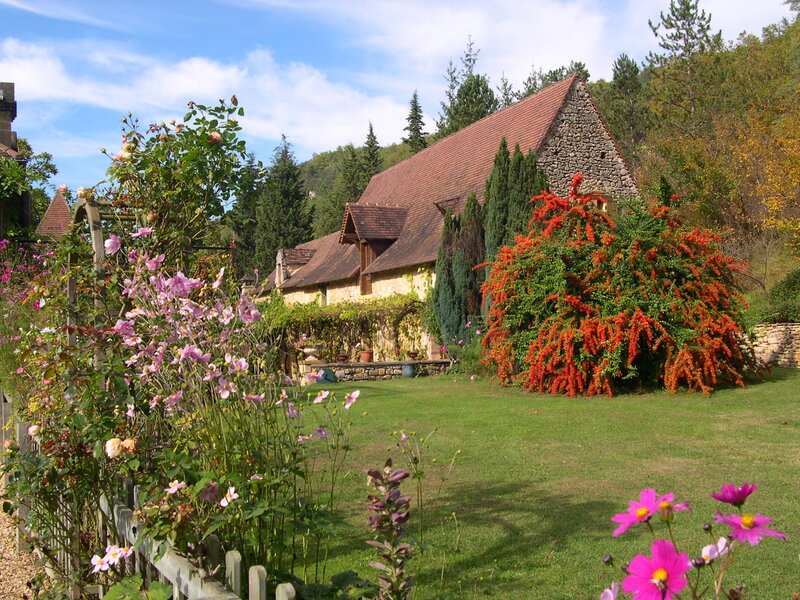 Garden with Stone House — Green