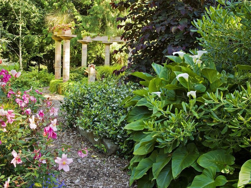 Garden with Stone Pillars — Green, Serene