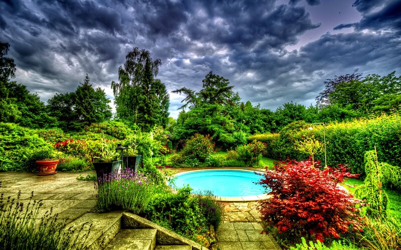Garden with Swimming Pool