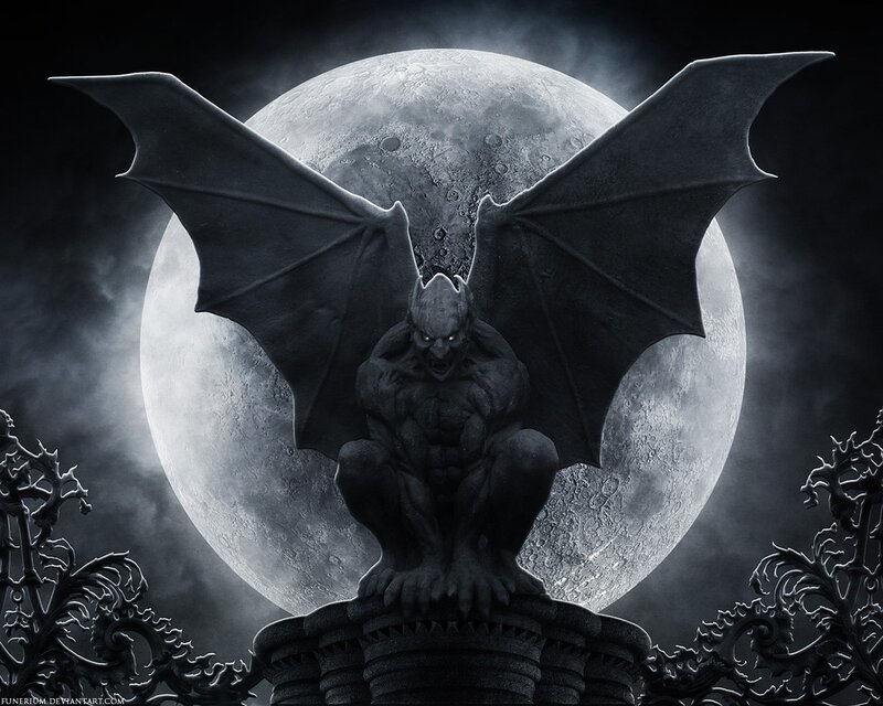 Gargoyle Statue — Black