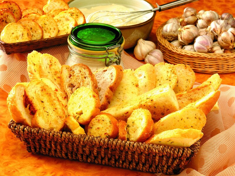 Garlic bread and dip