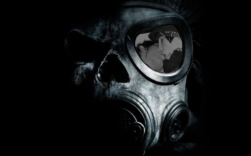 Gas mask with reflection