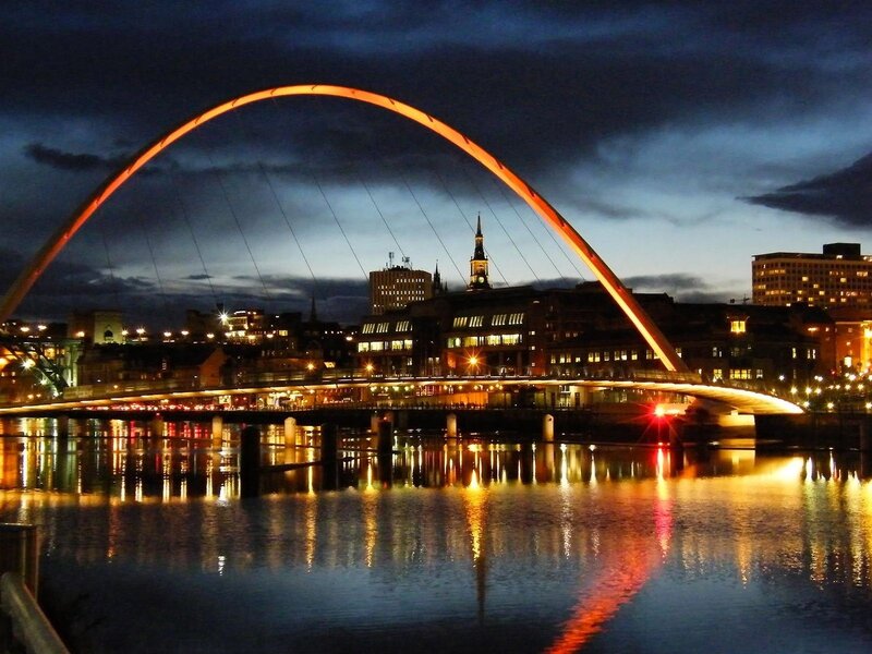 Gateshead Millennium Bridge at night