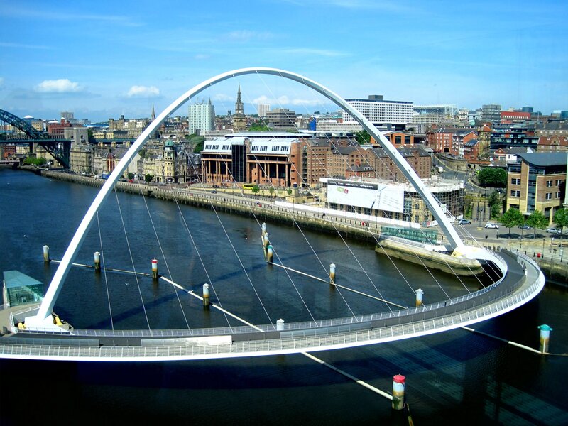 Gateshead Millennium Bridge — Blue, Serene