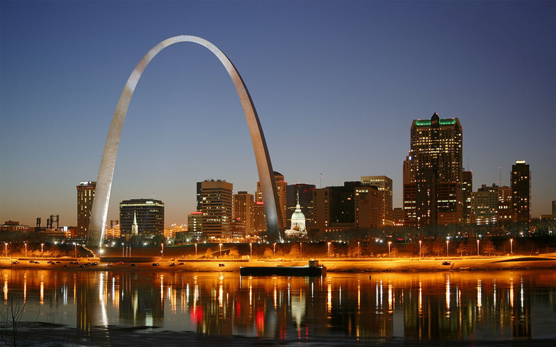 Gateway Arch at dusk