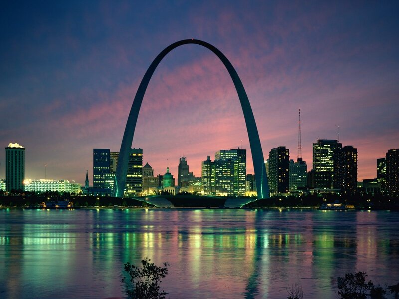 Gateway Arch at Dusk — Purple