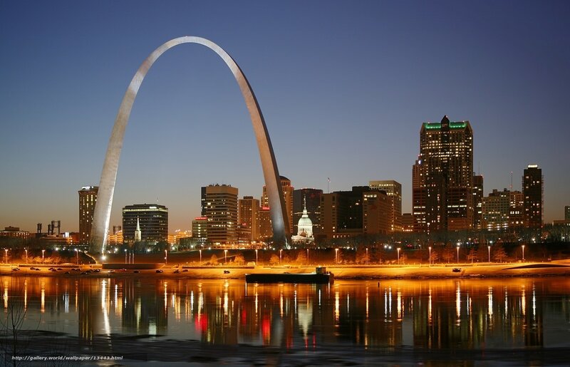 Gateway Arch at dusk