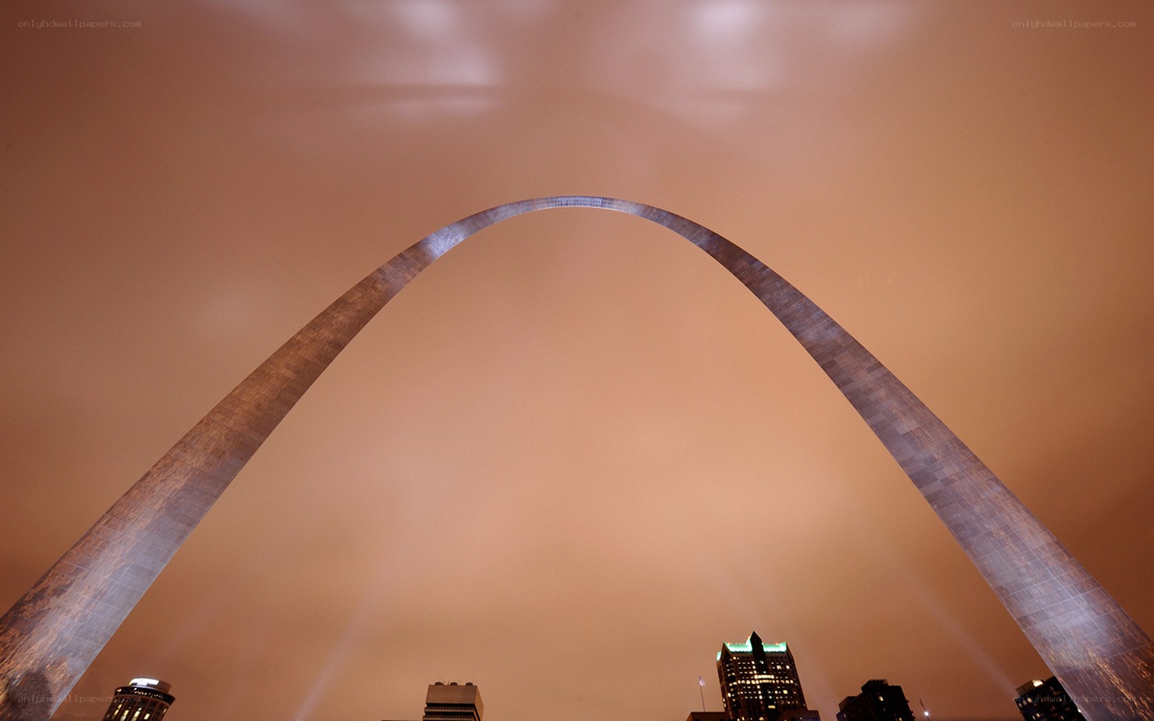 Gateway Arch at night