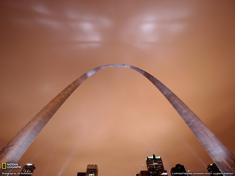 Gateway Arch at night