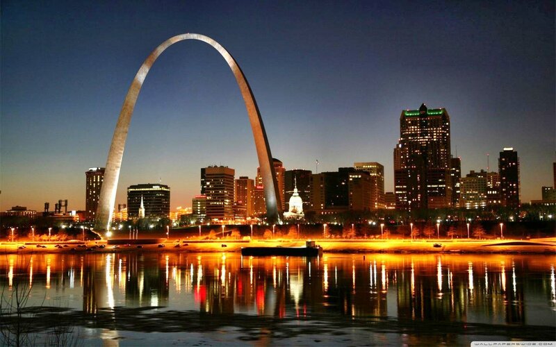 Gateway Arch at Night — Blue
