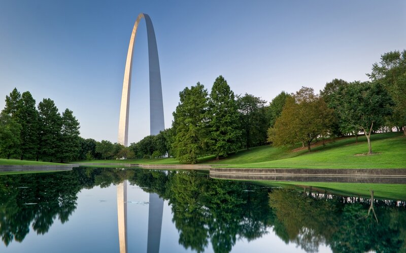 Gateway Arch Reflection — Green, Serene, Morning