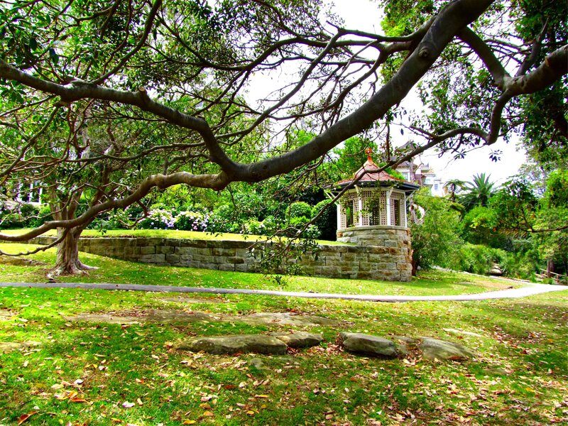 Gazebo in Park — Green
