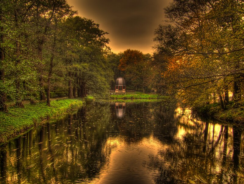 Gazebo in Park Pond — Green