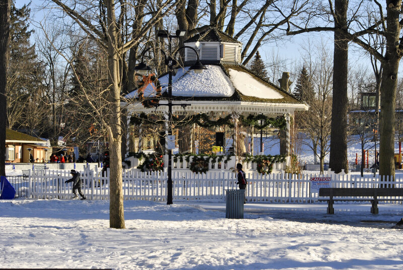 Gazebo in Snow — White, Calm