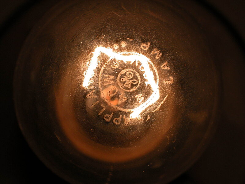 GE lamp bulb base
