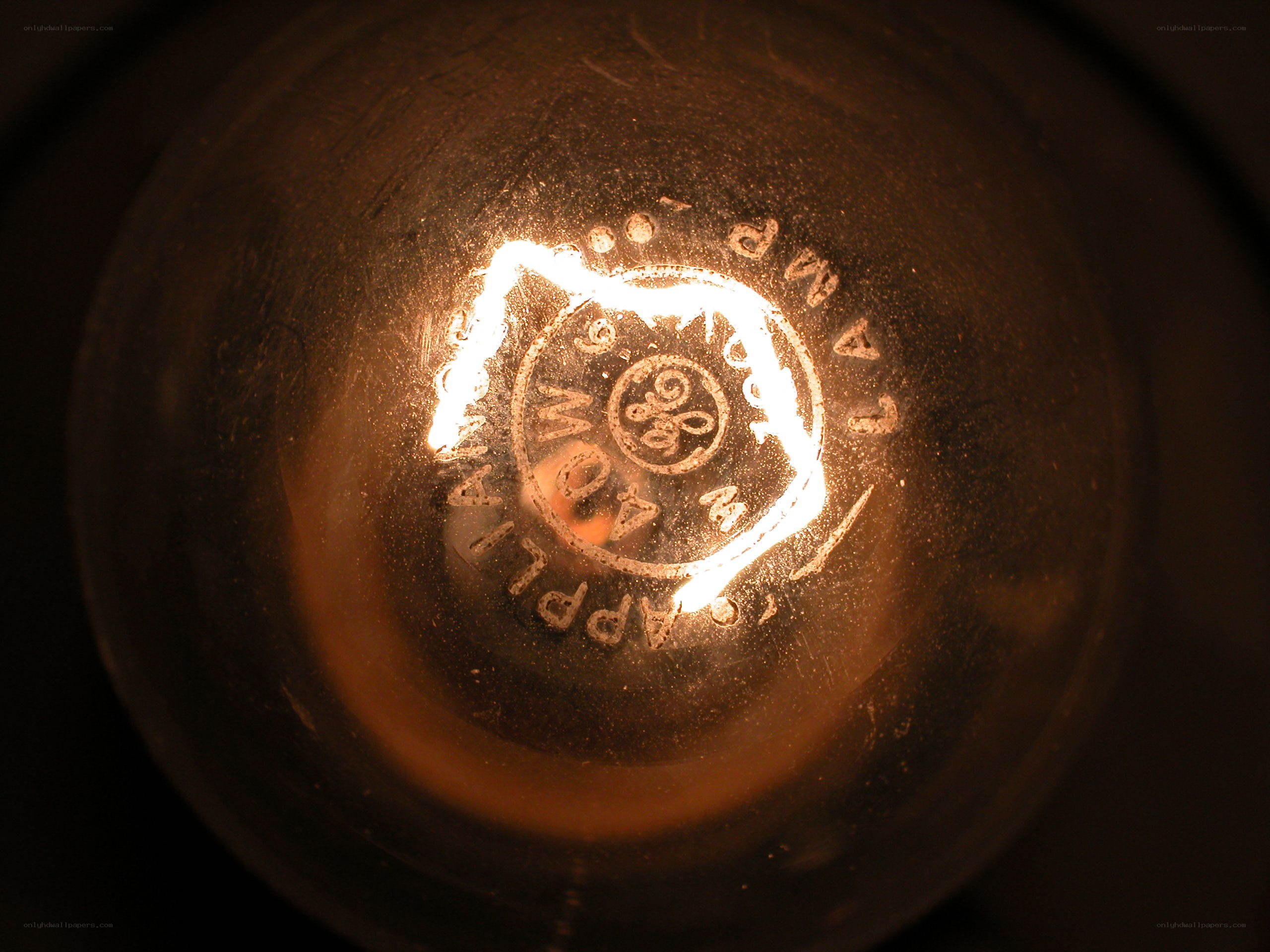 GE lamp bulb base