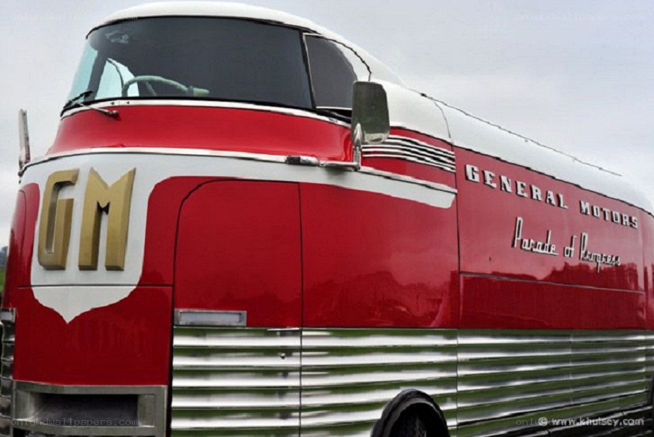 General Motors parade bus
