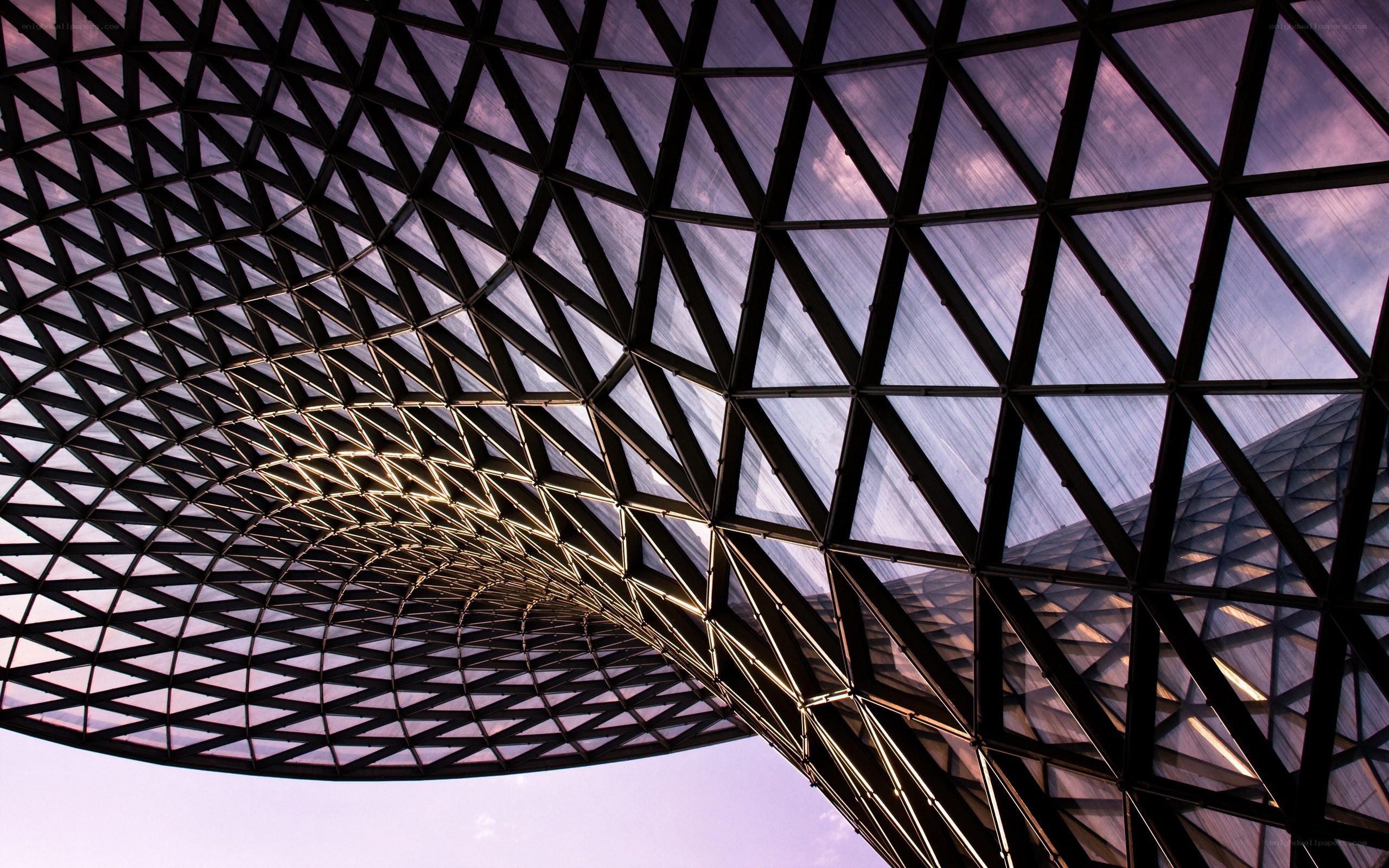 Geometric glass roof structure