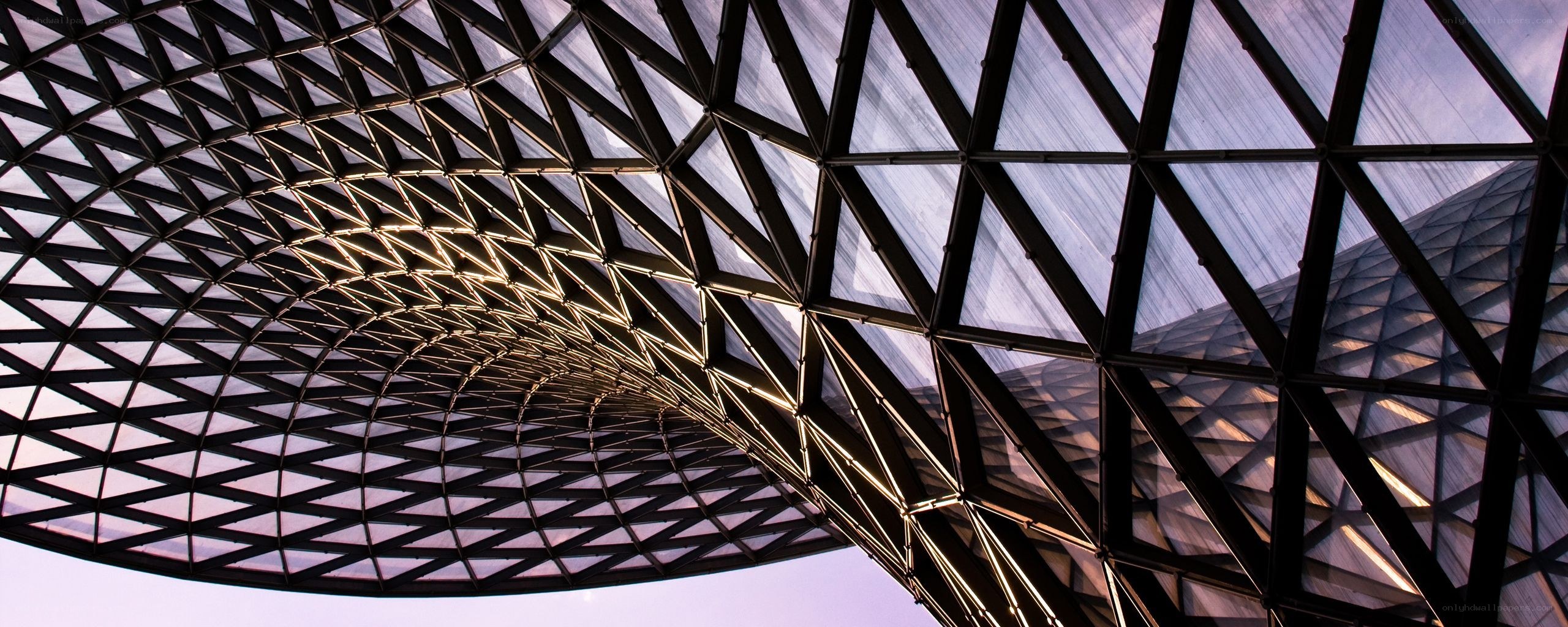 Geometric glass roof structure